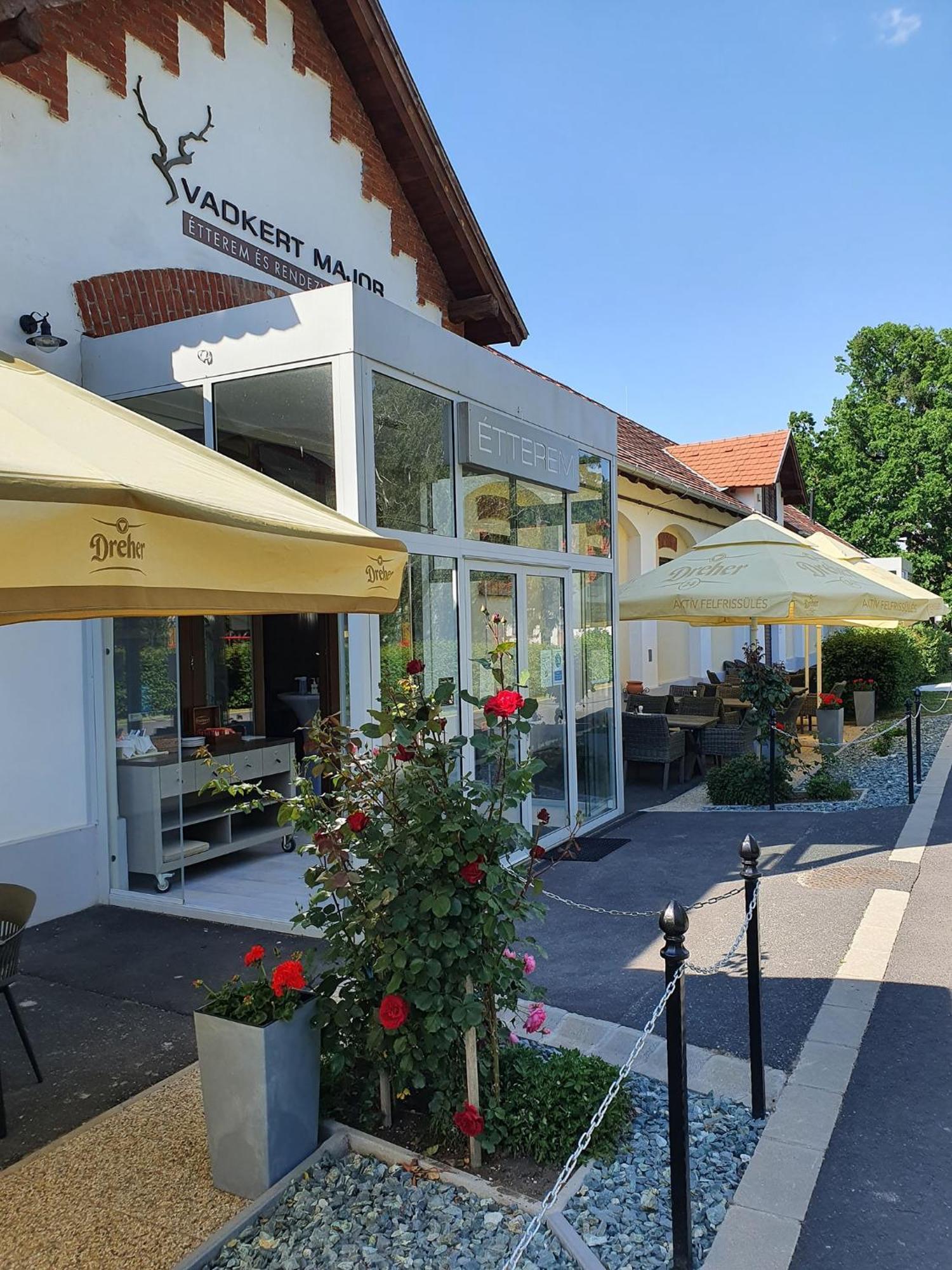 Vadkert Major Hotel Sarvar Exterior photo