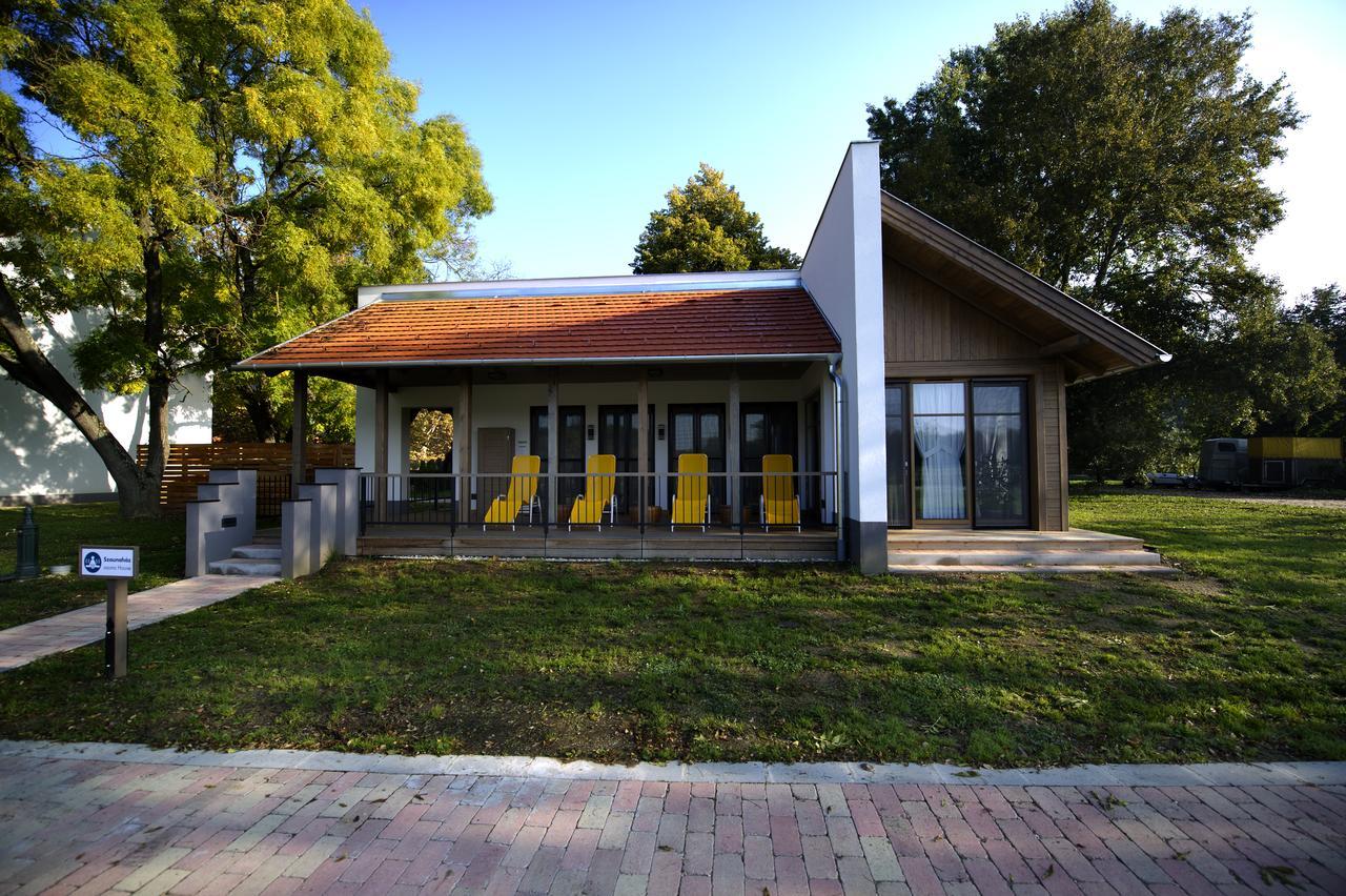 Vadkert Major Hotel Sarvar Exterior photo