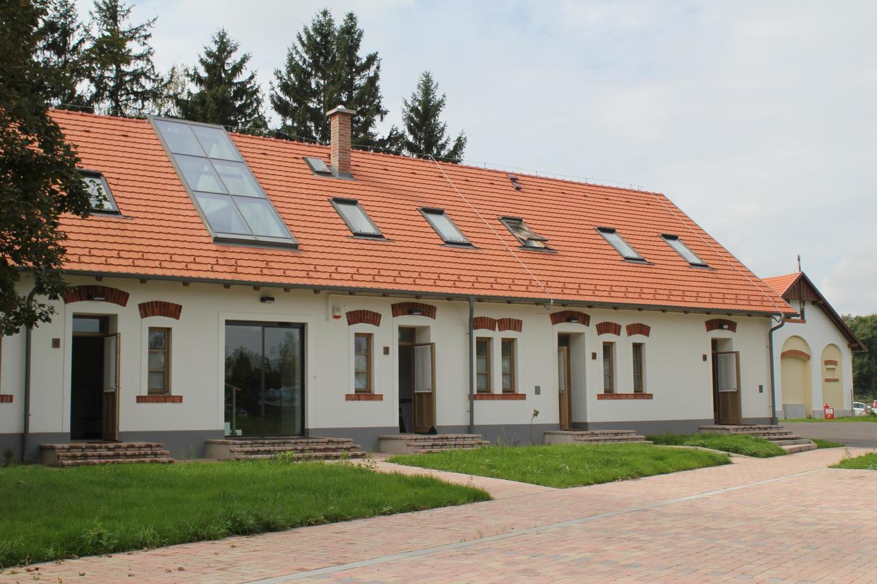 Vadkert Major Hotel Sarvar Exterior photo